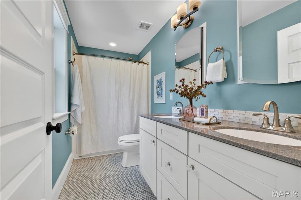 424 Spring Avenue Webster Groves, MO 63119 - Photo 17 of 34