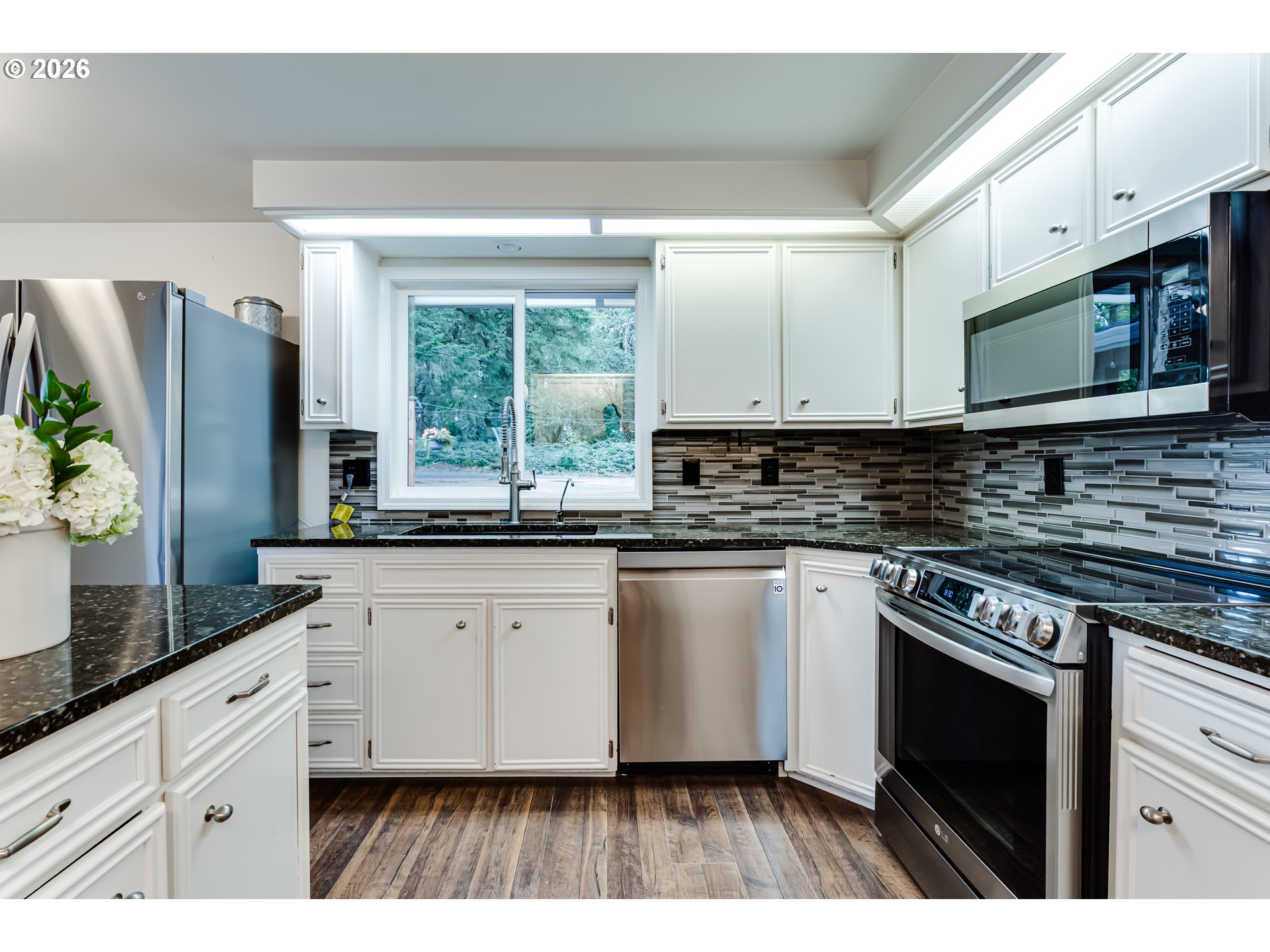 26718 Cantrell Road Eugene, OR 97402 - Photo 11 of 41