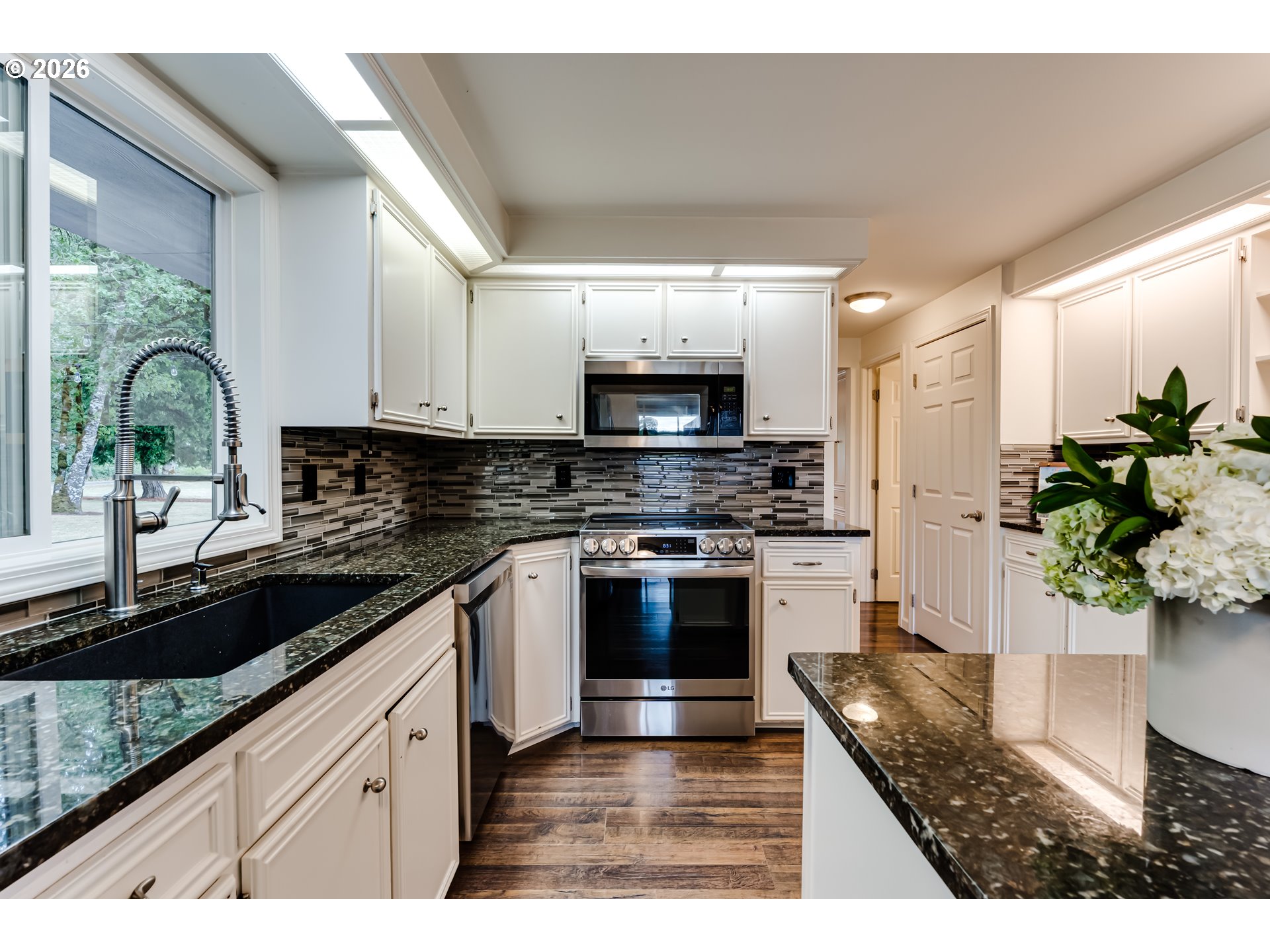 26718 Cantrell Road Eugene, OR 97402 - Photo 7 of 41
