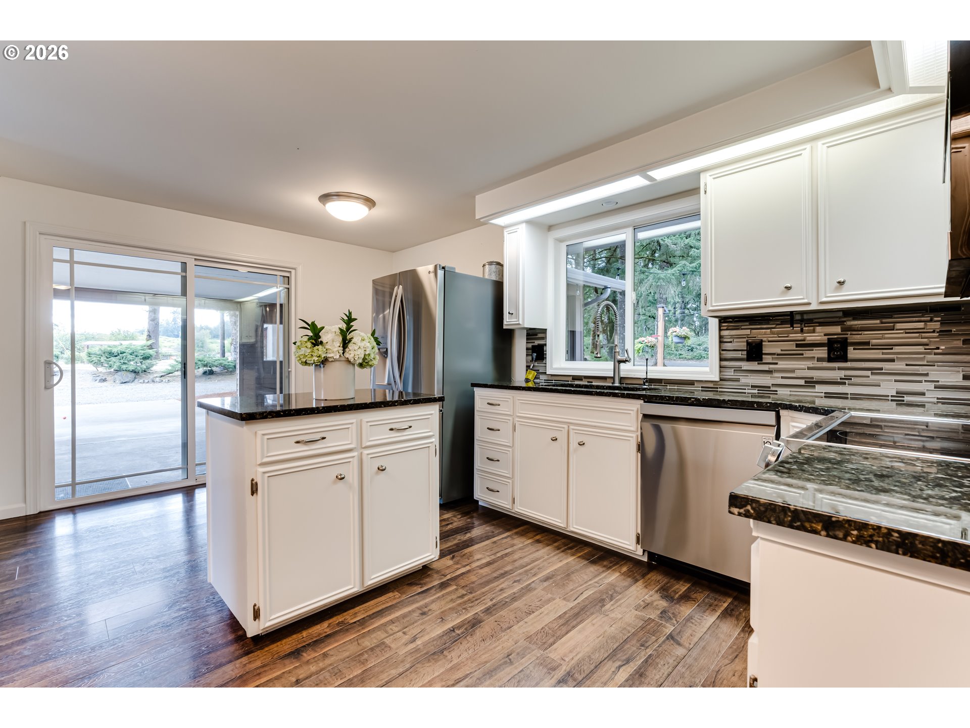 26718 Cantrell Road Eugene, OR 97402 - Photo 8 of 41