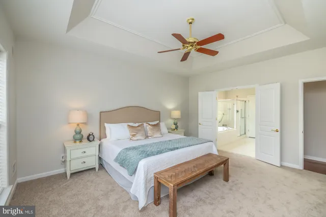 a view of empty room with window