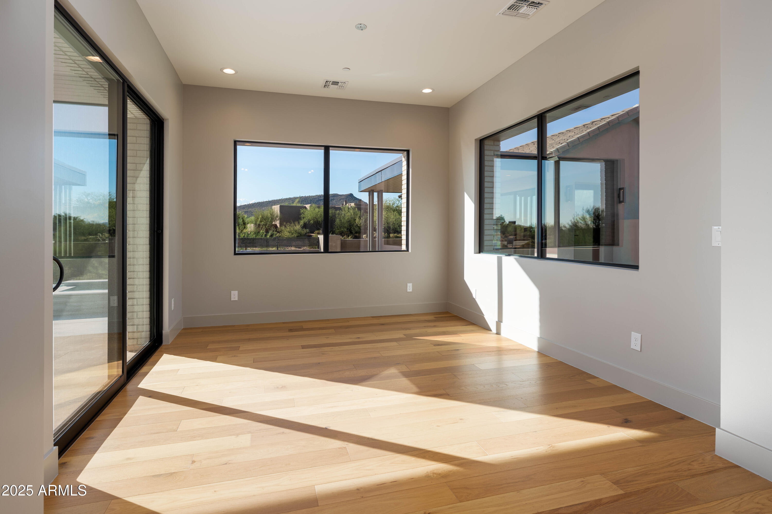 9775 East Hidden Valley Road Scottsdale, AZ 85262 - Photo 18 of 70 Kitchen dining nook