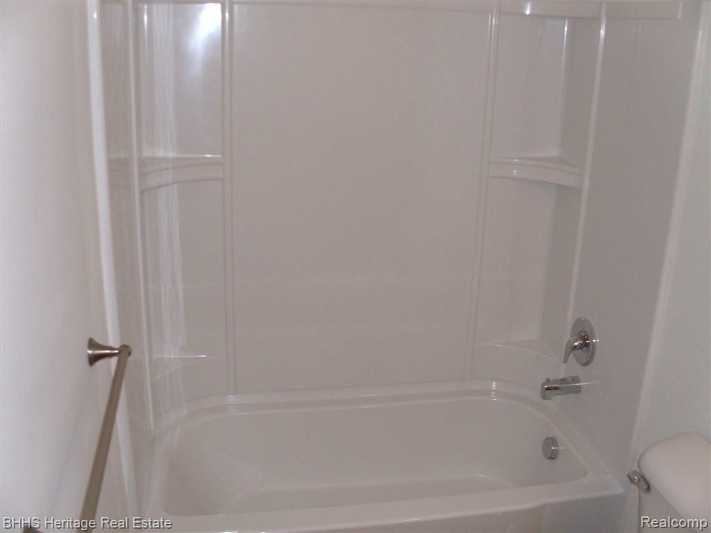 1612 Autumn View Lane Howell, MI 48843 - Photo 20 of 22 Autumnview 218.JPG