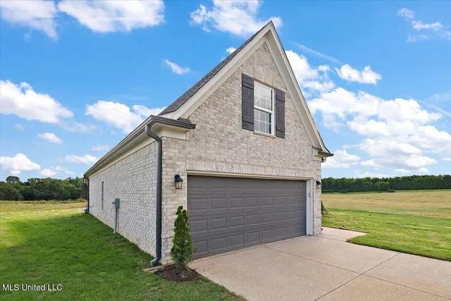 $316,900 | 13829 Wesley Banks Boulevard, Olive Branch, MS 38654