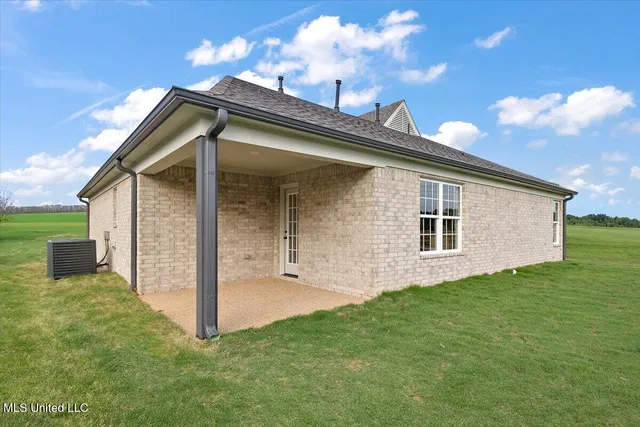 $316,900 | 13829 Wesley Banks Boulevard, Olive Branch, MS 38654