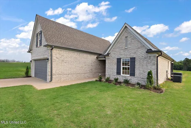 $316,900 | 13829 Wesley Banks Boulevard, Olive Branch, MS 38654