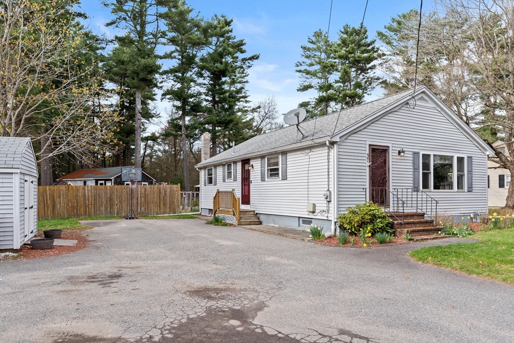 37 Anderson Avenue Middleboro, MA 02346 - Photo 3 of 23
