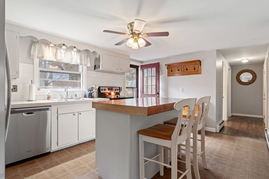 37 Anderson Avenue Middleboro, MA 02346 - Photo 4 of 23