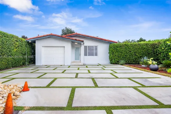 $5,800 | 2121 Red Road, Coral Gables, FL 33155