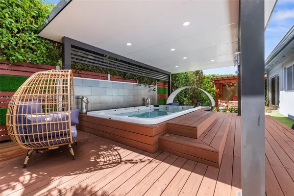 $5,800 | 2121 Red Road, Coral Gables, FL 33155