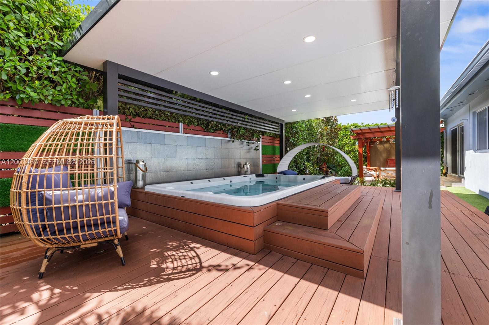 2121 Red Road Coral Gables, FL 33155 - Photo 27 of 37 Built-in Jacuzzi