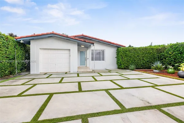 $5,800 | 2121 Red Road, Coral Gables, FL 33155