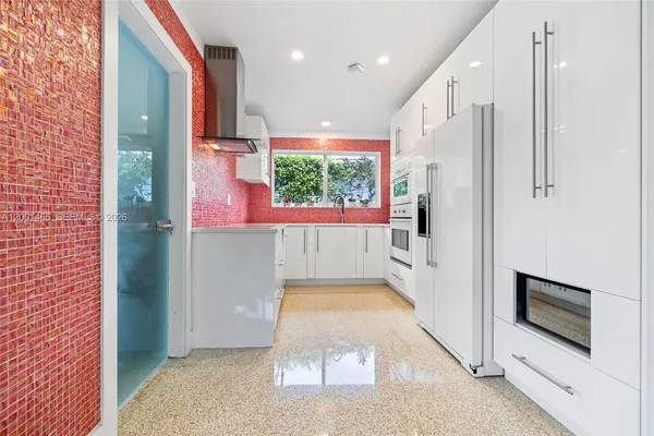 $5,800 | 2121 Red Road, Coral Gables, FL 33155