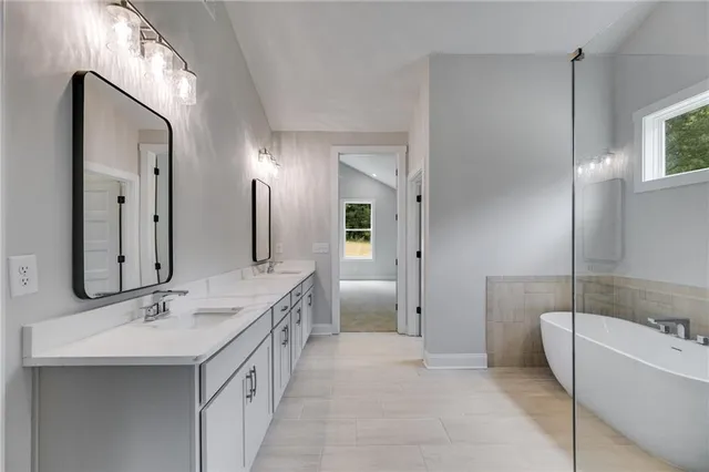 $759,914 | 662 Lake Cir Road, Buchanan, GA 30113