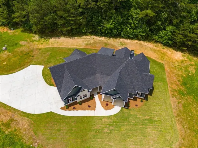$759,914 | 662 Lake Cir Road, Buchanan, GA 30113