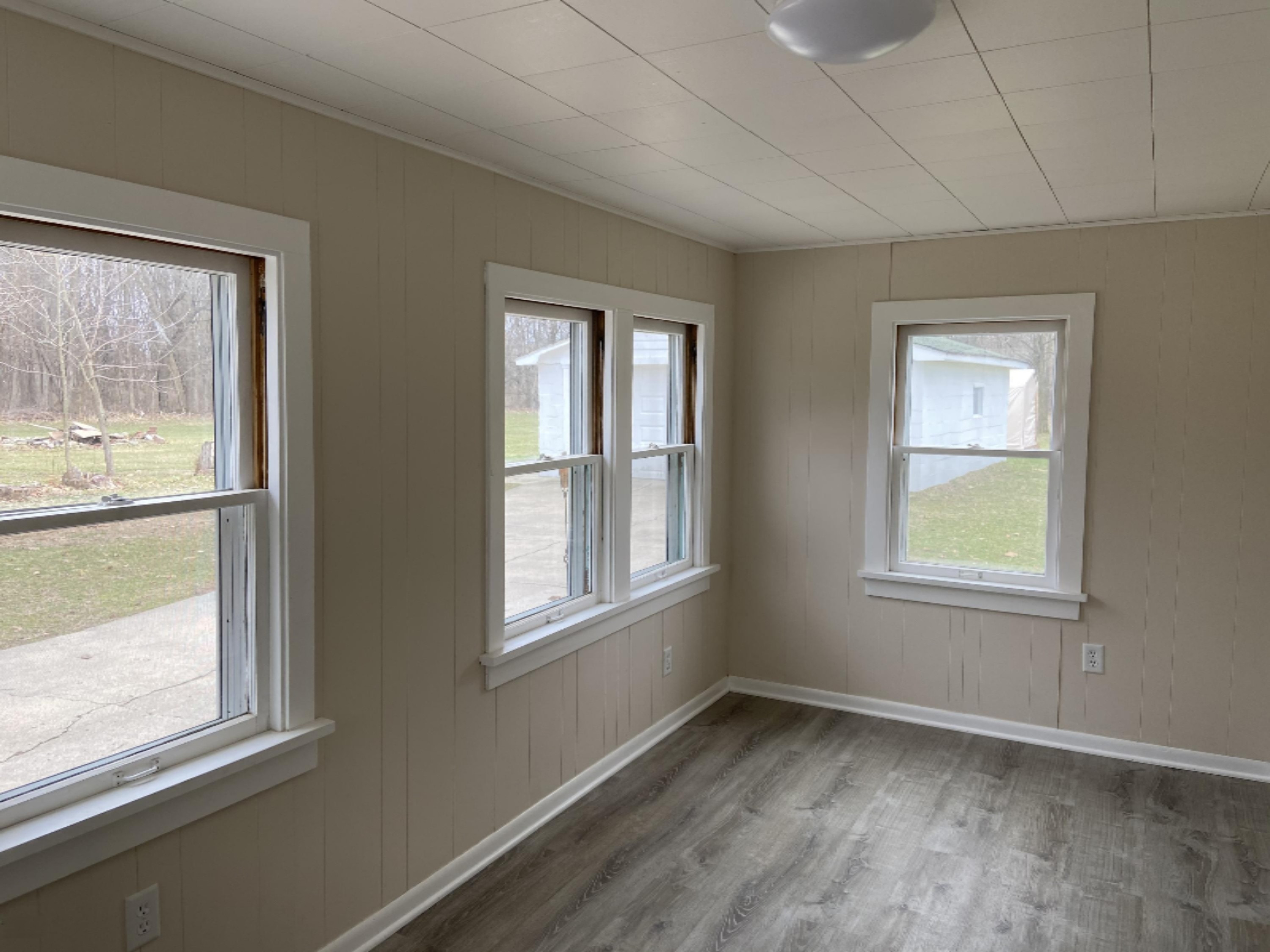 1439 River Street Three Rivers, MI 49093 - Photo 3 of 39 IMG_0342