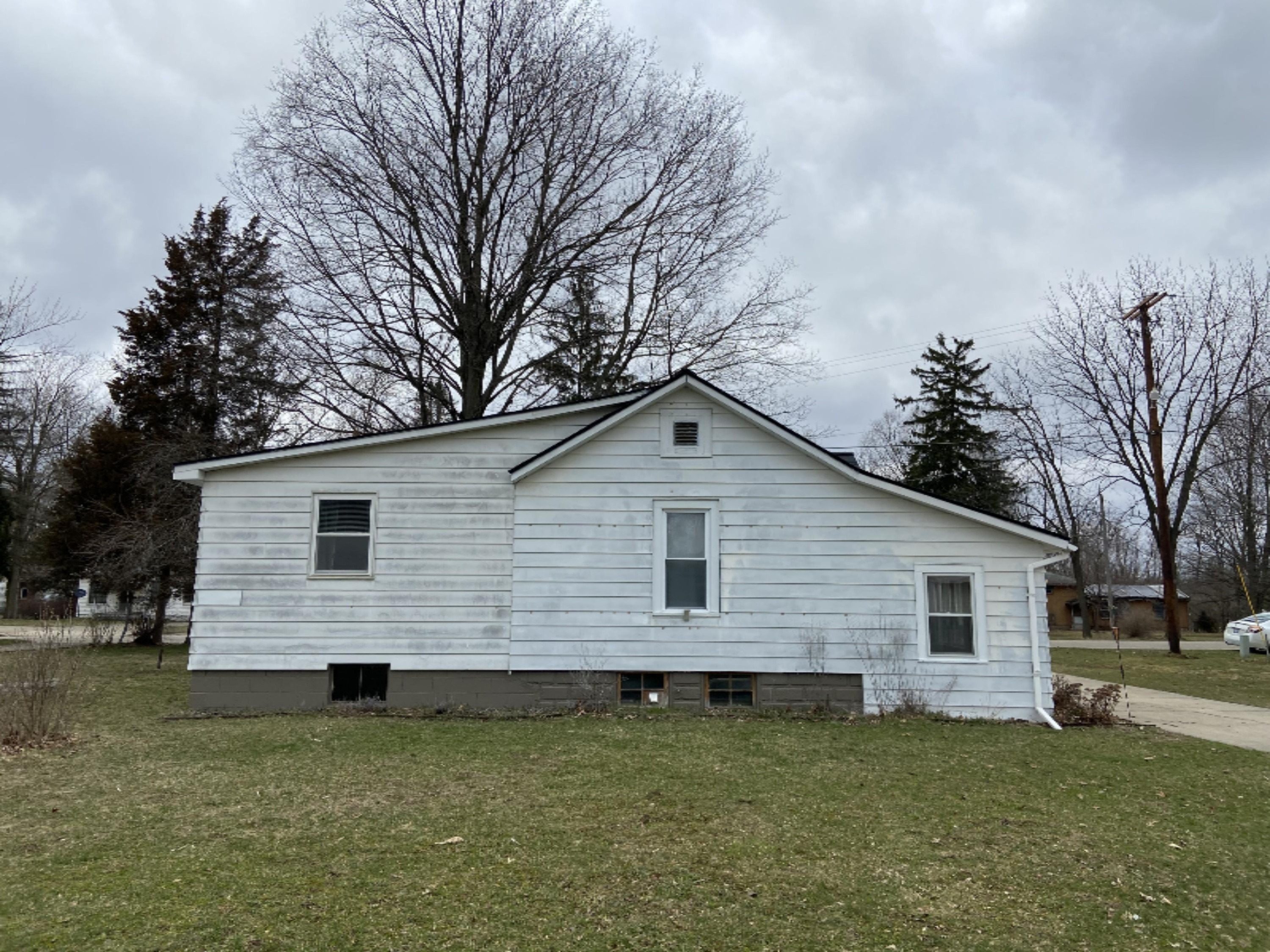 1439 River Street Three Rivers, MI 49093 - Photo 36 of 39 IMG_0339