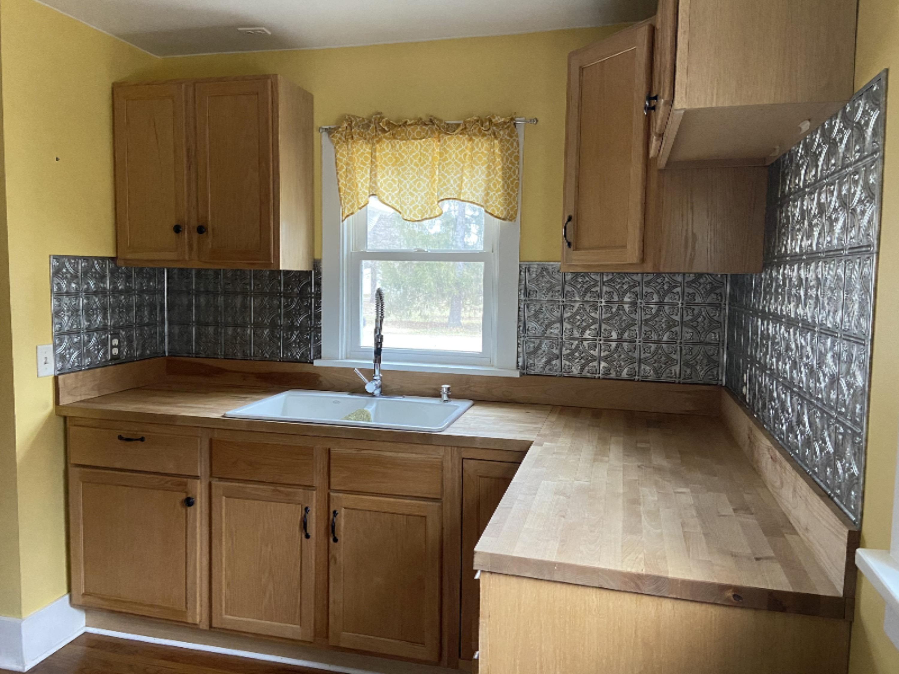 1439 River Street Three Rivers, MI 49093 - Photo 6 of 39 IMG_0355