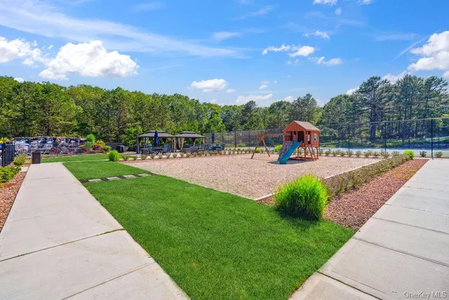 $4,300 | 1 Willow Terrace, Coram, NY 11727