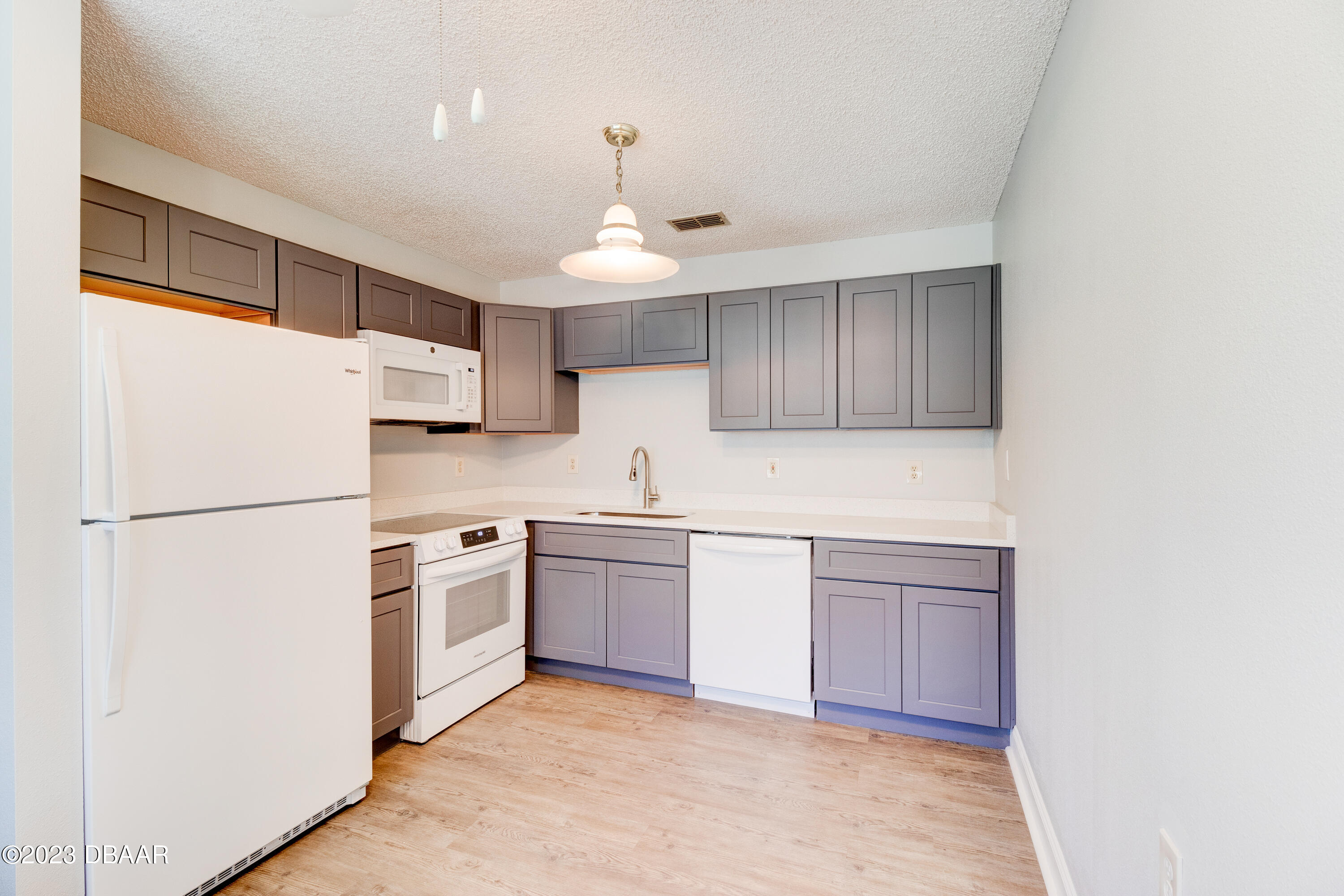 1601 Big Tree Road, Unit 203 Daytona Beach, FL 32119 - Photo 5 of 18 8-1601-Big-Tree-203-10