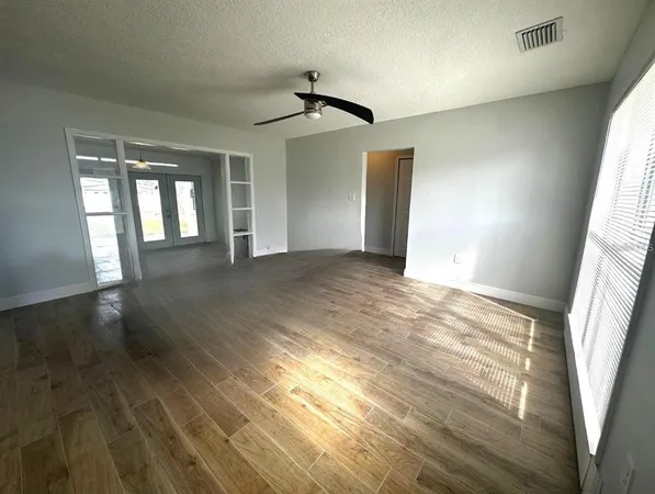 $2,750 | 1790 Santa Barbara Drive, Dunedin, FL 34698