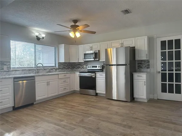 $2,750 | 1790 Santa Barbara Drive, Dunedin, FL 34698