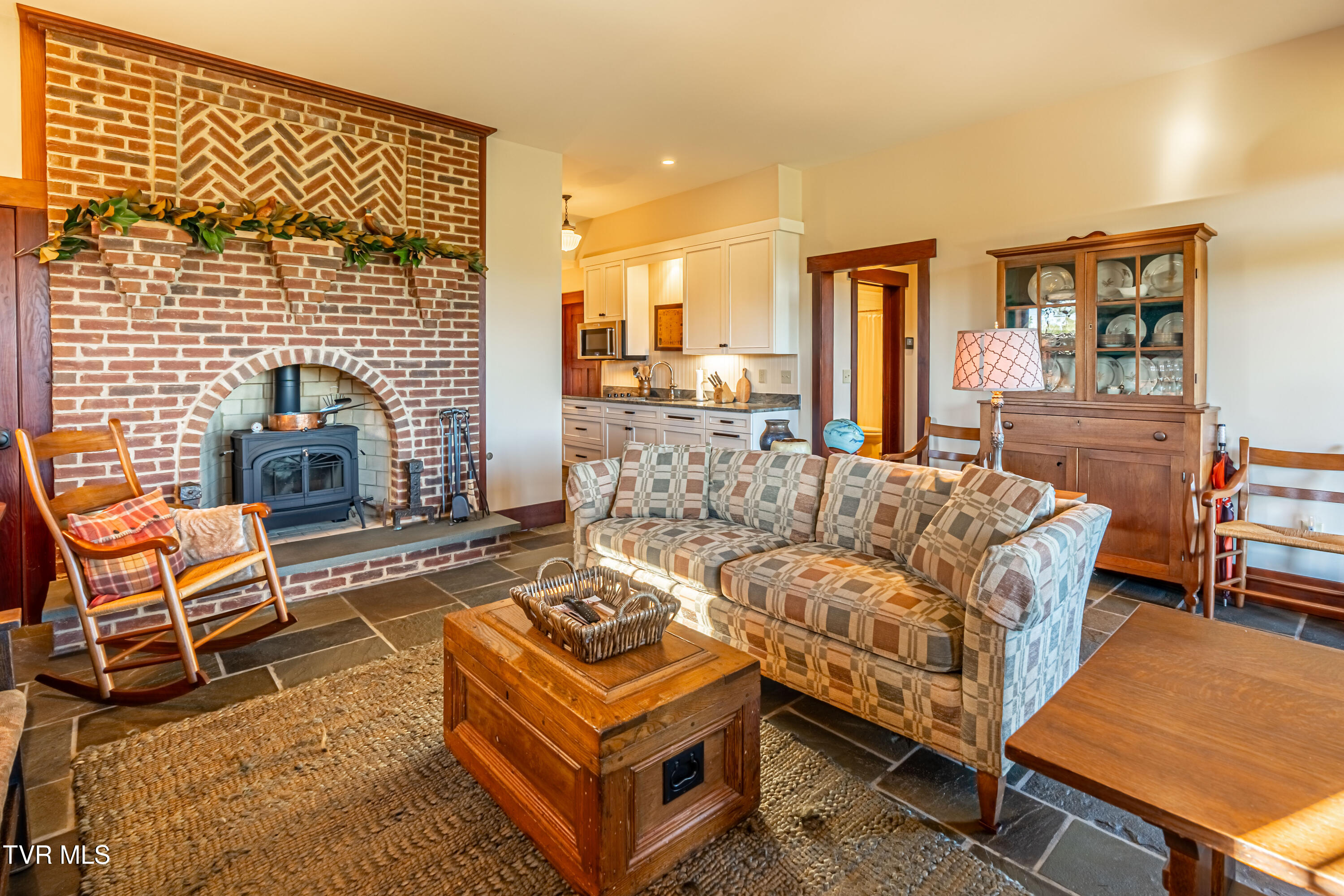 28120 Osceola Road Abingdon, VA 24211 - Photo 54 of 90 Large family room