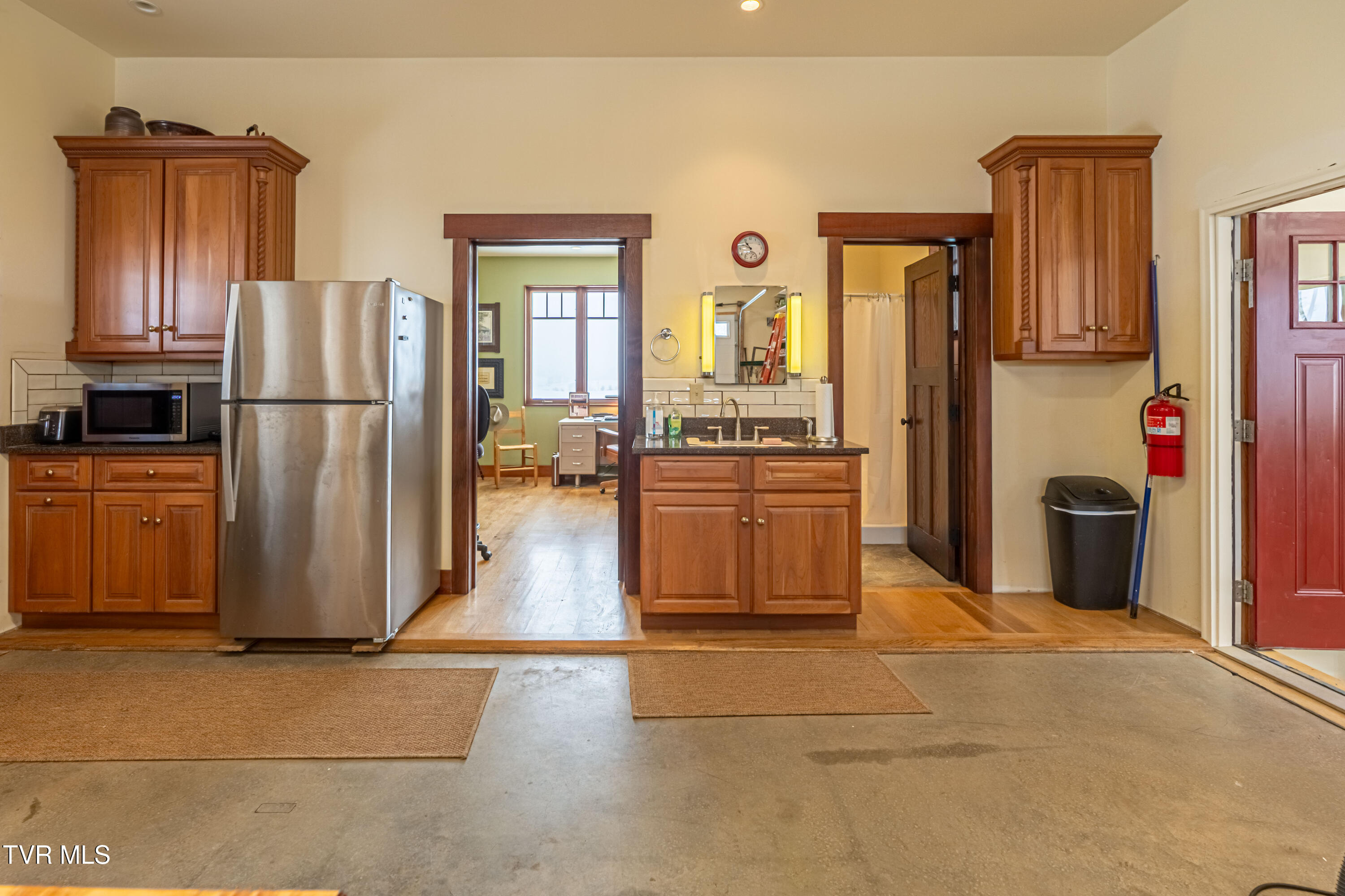 28120 Osceola Road Abingdon, VA 24211 - Photo 70 of 90 Workshop kitchenette