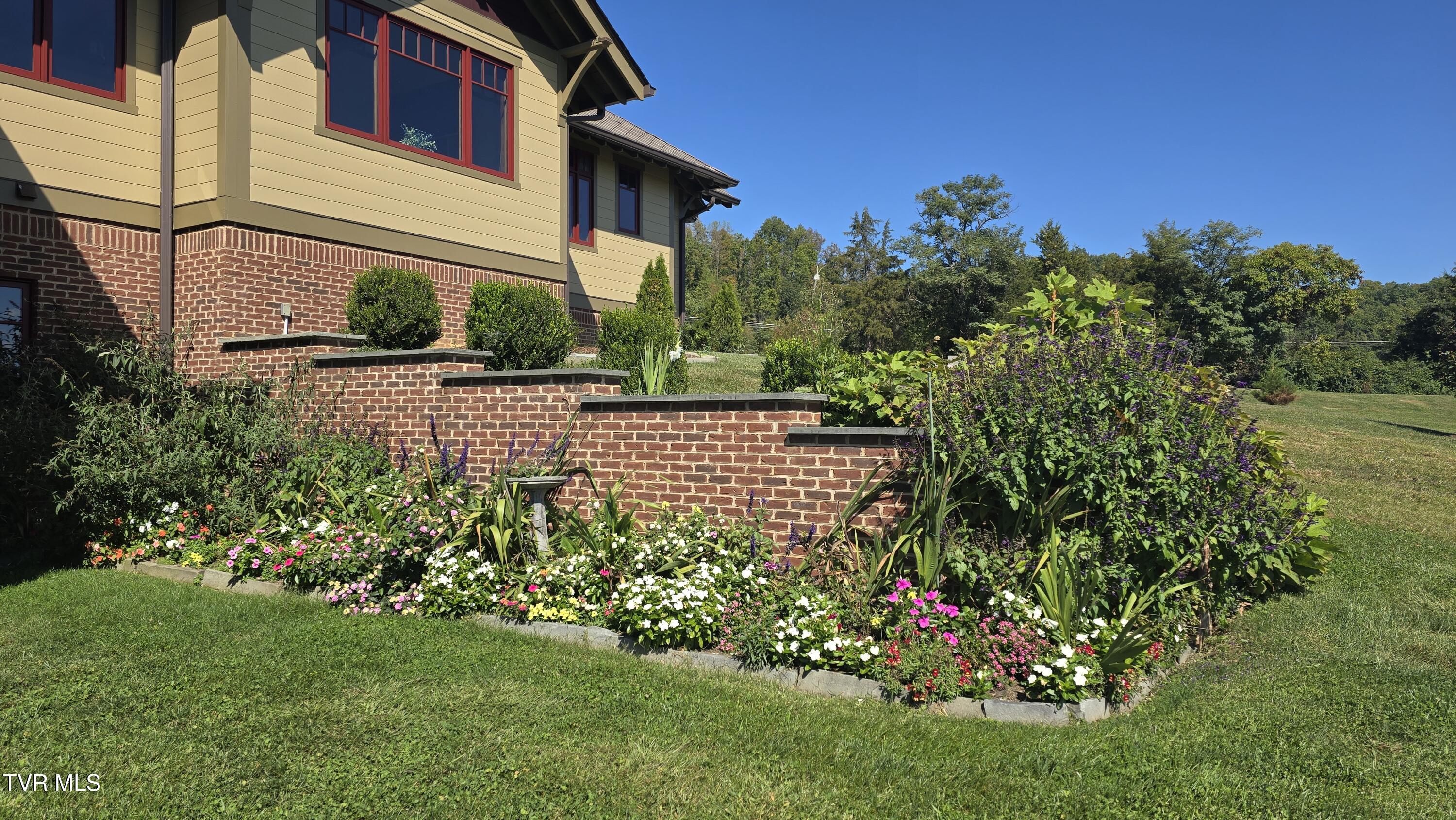 28120 Osceola Road Abingdon, VA 24211 - Photo 88 of 90 Flowers in bloom