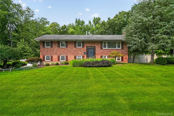 $998,000 | 12 Little Brook Lane, New City, NY 10956
