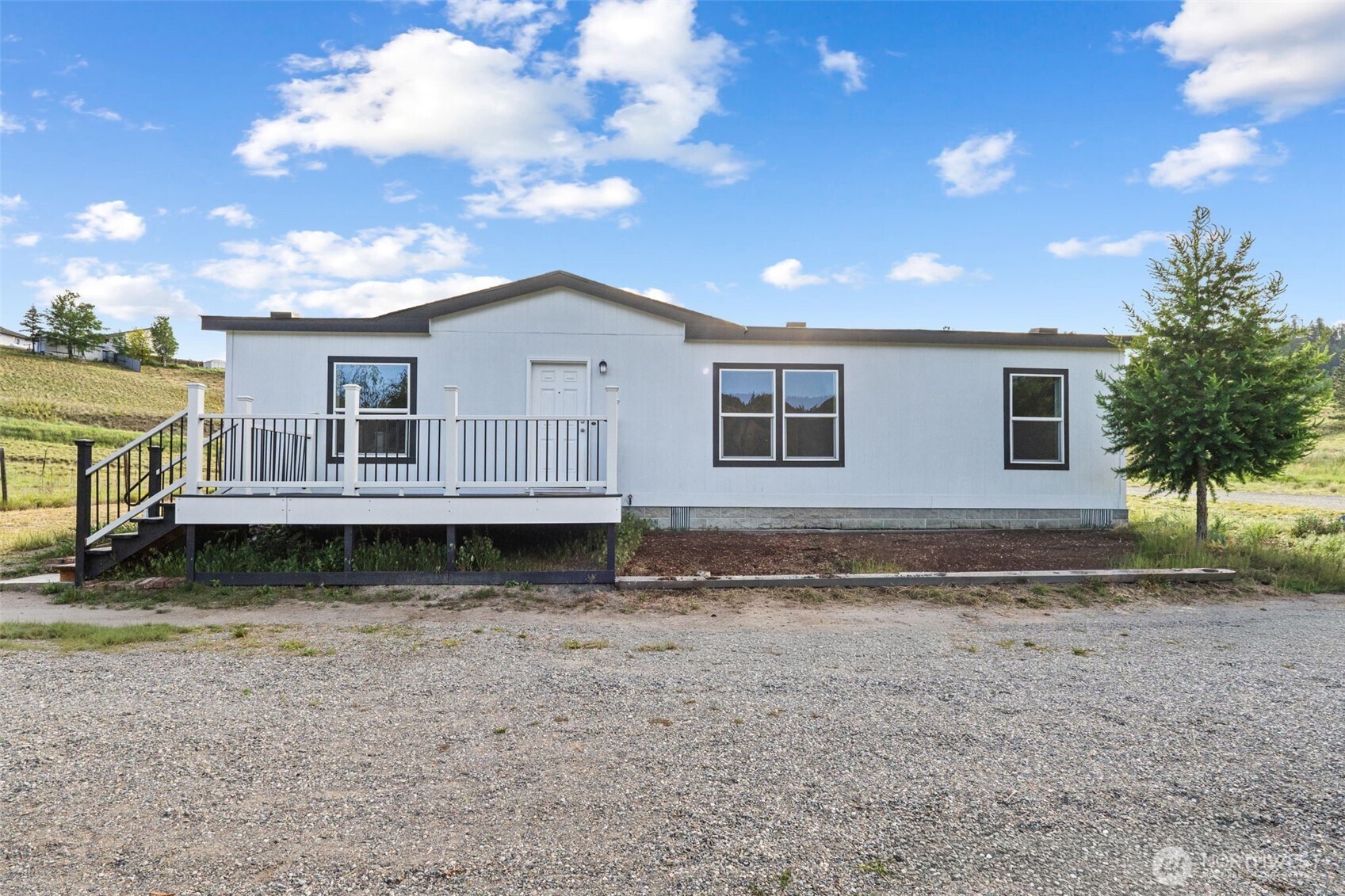 8 Mallard Lane Republic, WA 99166 - Photo 2 of 40