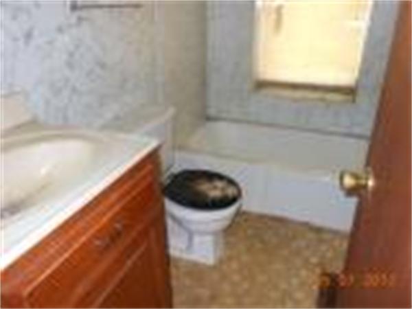 2 Lebanon Place Springfield, MA 01109 - Photo 4 of 10
