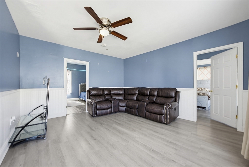 916 County Street Fall River, MA 02723 - Photo 18 of 36