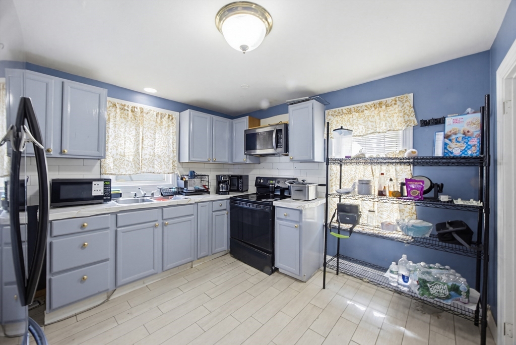 916 County Street Fall River, MA 02723 - Photo 6 of 36