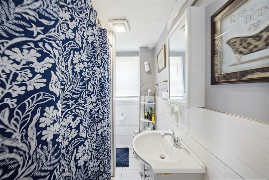 916 County Street Fall River, MA 02723 - Photo 8 of 36