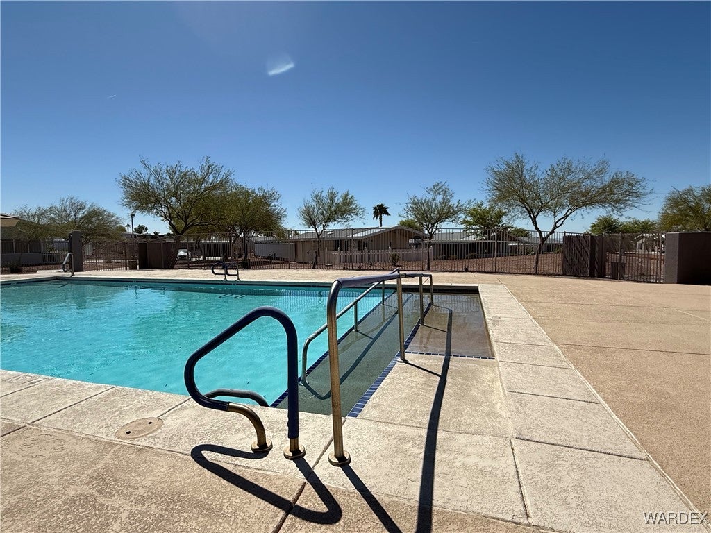 2350 Adobe Road, Unit 8 Bullhead City, AZ 86442 - Photo 35 of 39 Pool