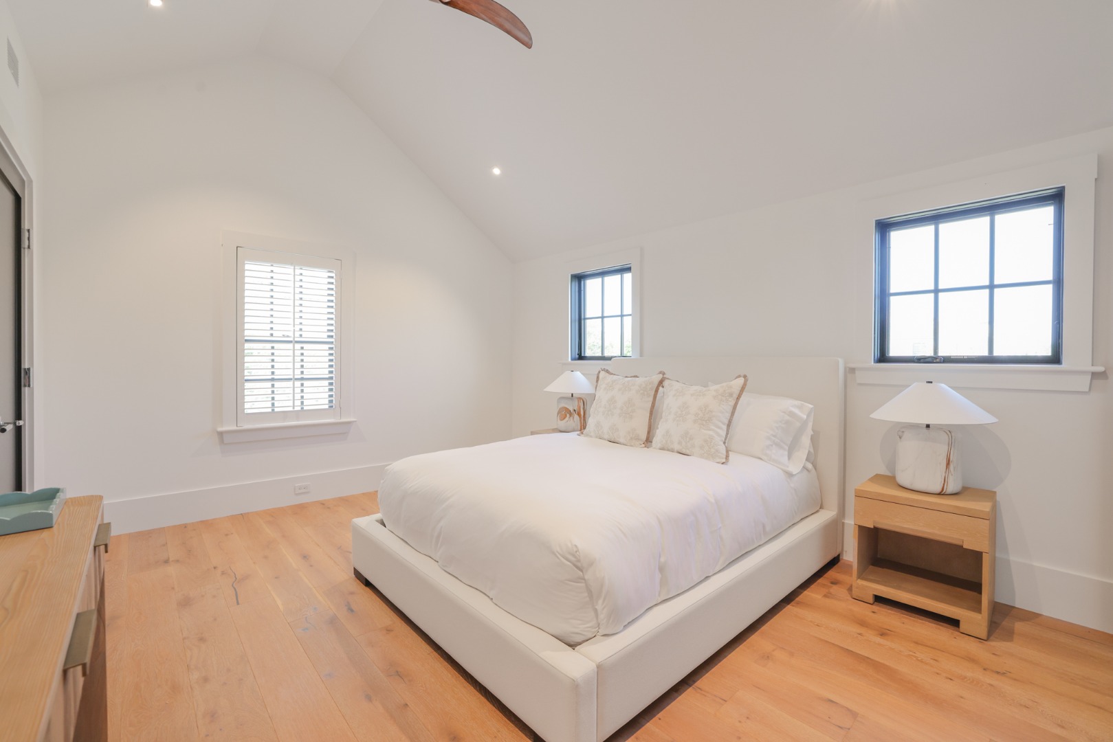 12 Derrymore Road Nantucket, MA 02554 - Photo 31 of 35 a bedroom with a bed and window