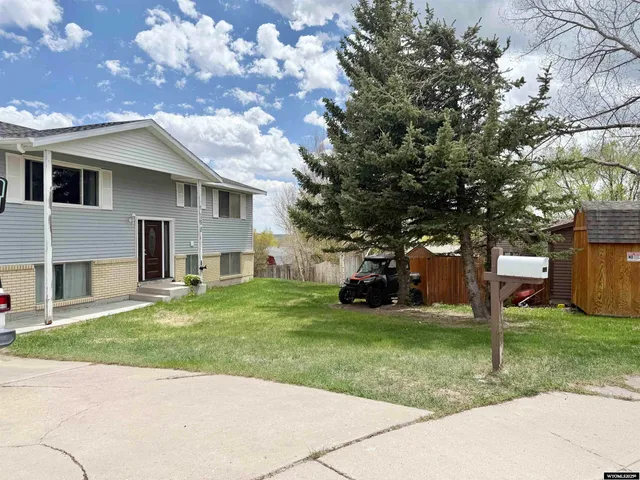 $304,000 | 1130 Canyon Road, Kemmerer, WY 83101