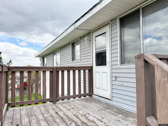 $304,000 | 1130 Canyon Road, Kemmerer, WY 83101