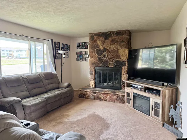 $304,000 | 1130 Canyon Road, Kemmerer, WY 83101