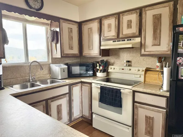 $288,000 | 1130 Canyon Road, Kemmerer, WY 83101