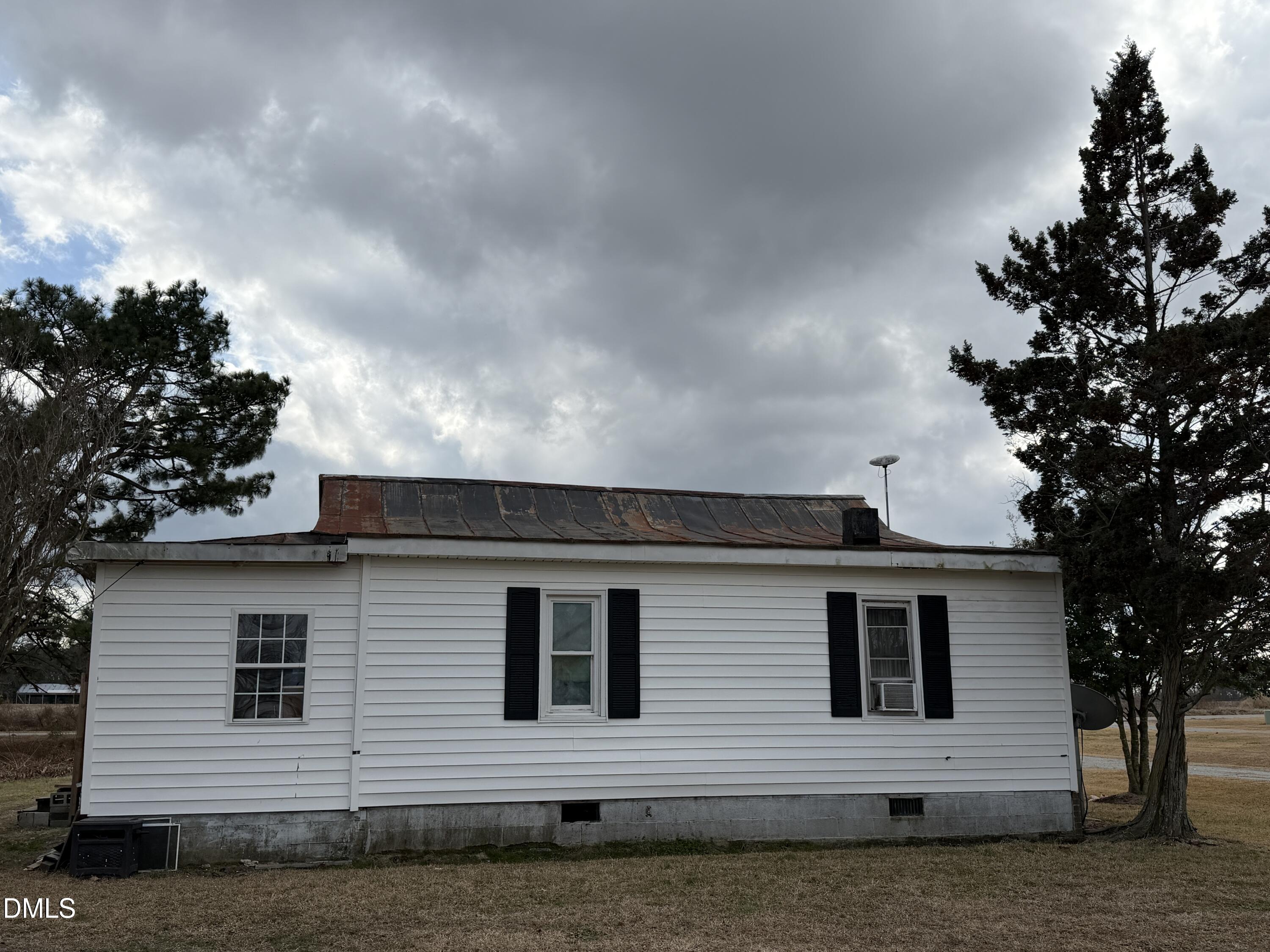 1570 Gurganus Road Snow Hill, NC 28580 - Photo 3 of 14 IMG_1436