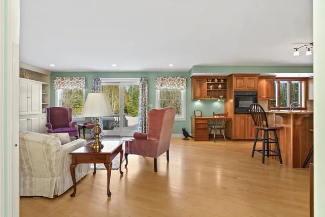 $915,000 | 25 Stoneybrook Lane, Bristol, ME 04539