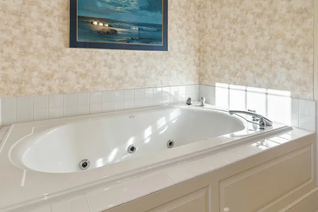 $915,000 | 25 Stoneybrook Lane, Bristol, ME 04539