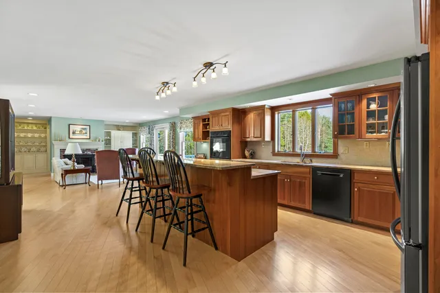 $915,000 | 25 Stoneybrook Lane, Bristol, ME 04539