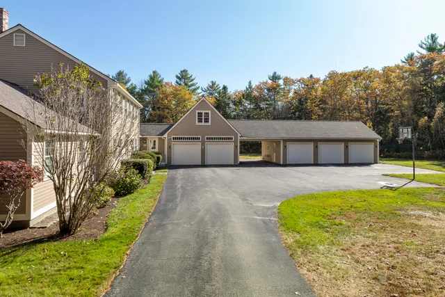 $915,000 | 25 Stoneybrook Lane, Bristol, ME 04539