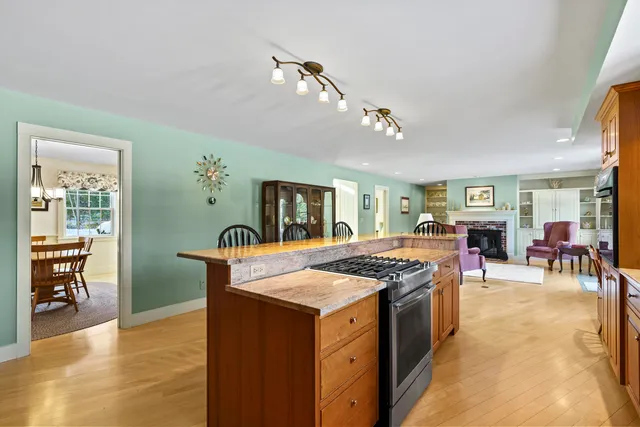 $915,000 | 25 Stoneybrook Lane, Bristol, ME 04539
