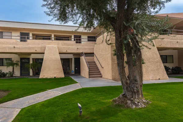 $167,500 | 701 Los Felices Circle West, Unit 208, Palm Springs, CA 92262