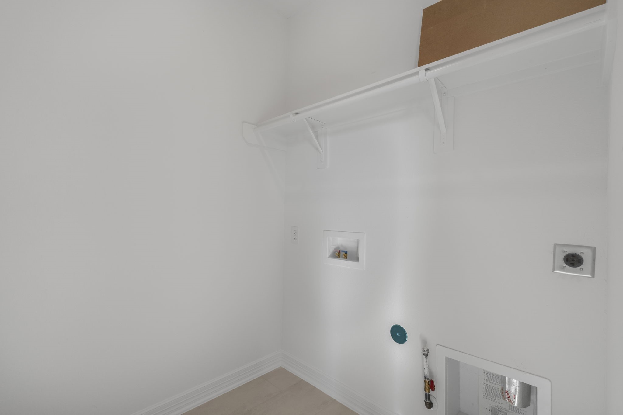 7822 Jasper Meadows Way Angleton, TX 77515 - Photo 10 of 33 a view of small space