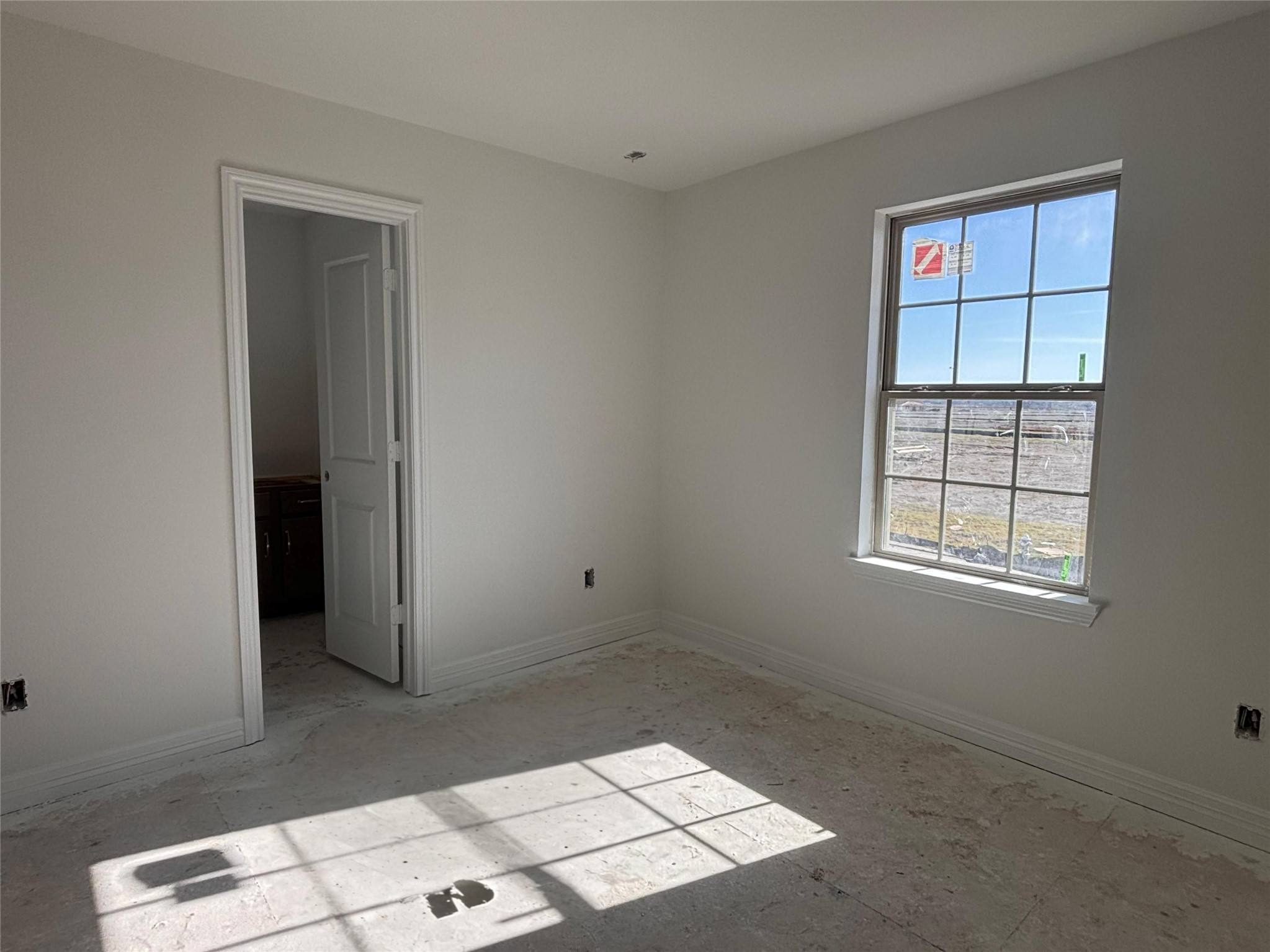 7822 Jasper Meadows Way Angleton, TX 77515 - Photo 25 of 33 an empty room with windows